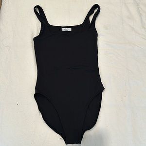 Babaton contour bodysuit, black, form fitting